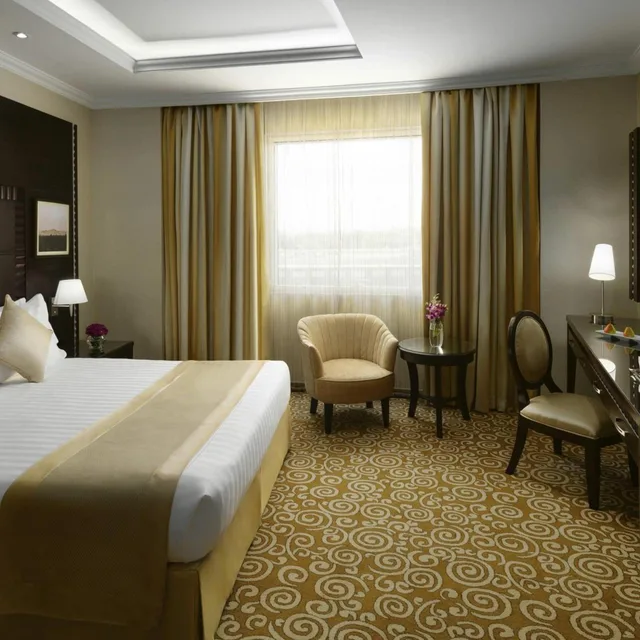 Connecting, Family, Movenpick Qassim 3/6