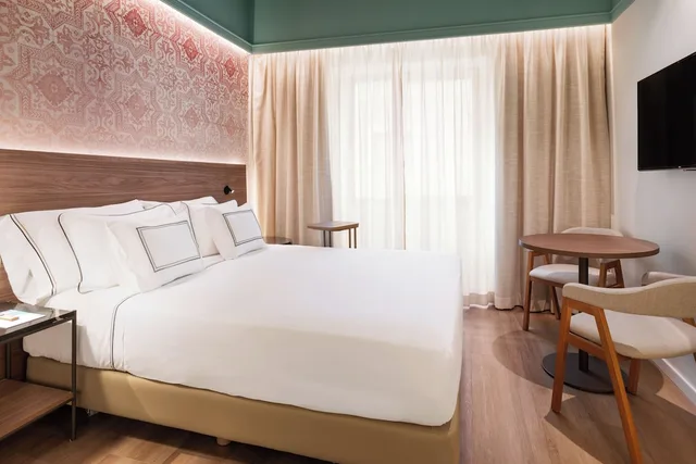 Connecting, Melia, King Bed، Melia Granada 2/8