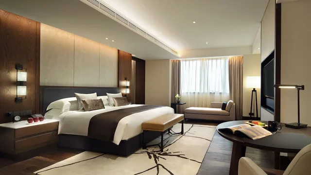 1 Bedroom, Suite, King Bed, Single Bed, InterContinental Shanghai Hongqiao NECC, an IHG Hotel 2/6