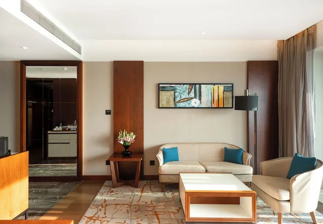 غرفة بسرير كينج بشرفة، GRAND HYATT KOCHI BOLGATTY 5/8