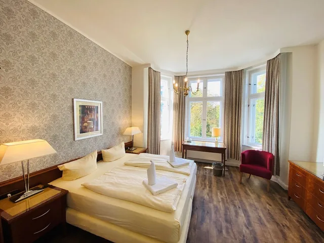 Room, Double Bed, Centro Hotel Kaiserhof Deluxe 4/10