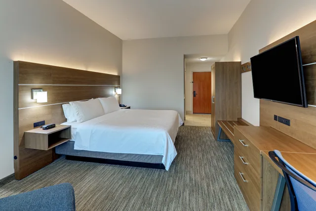 Leisure, King Bed، Holiday Inn Express Campbellsville 2/3