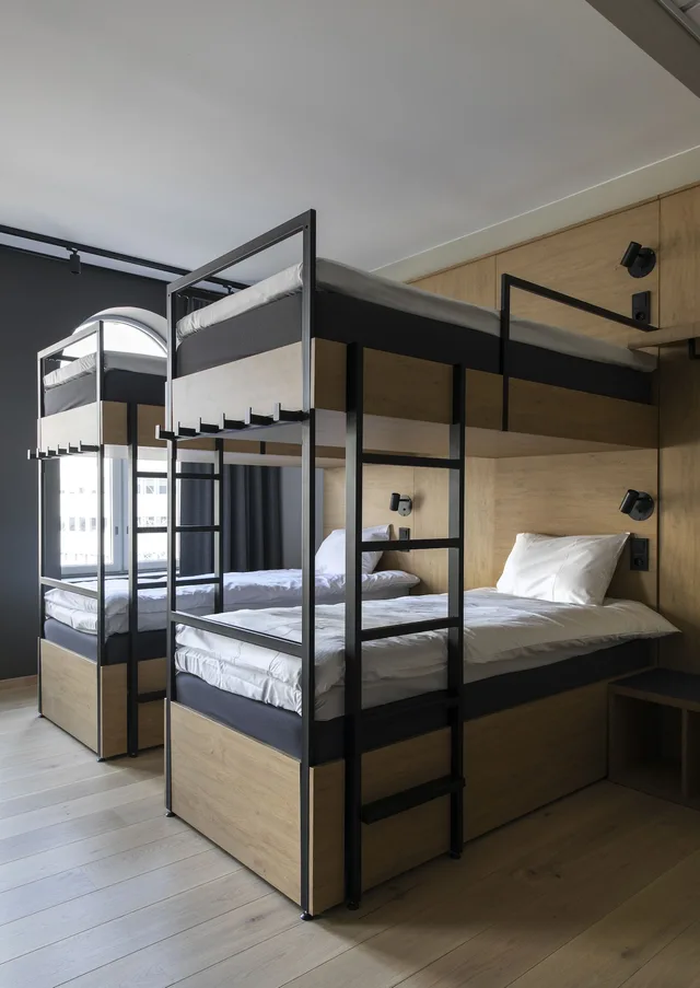 غرفة عائلية بأسرّة بطابقين وسريرين كوين، Comfort Hotel Xpress Youngstorget 1/2