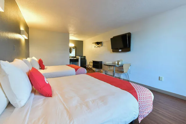 غرفة بسريرين كوين، Oyo Hotel Valdosta Ga I 75 2/10