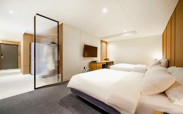 Sweet, Triple, King Bed, Terrace، Haeundae Thevan Hotel 1/1
