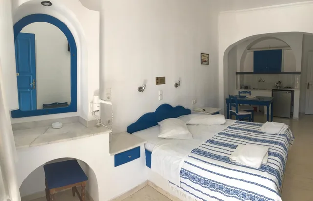 غرفة ديلوكس بسرير مزدوج بشرفة، Dioskouri Art Villas 5/9