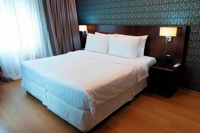 جناح ملكي بسرير مزدوج بإطلالة على البحيرة، J5 Hotels Helvetie Montreux 3/4