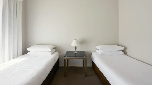 Pinnacle Apartments, Canberra 17/43