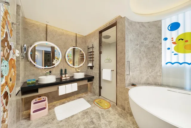 جناح ديلوكس بسرير كينج بإطلالة على البحيرة، Hilton Huzhou Nanxun 1/1