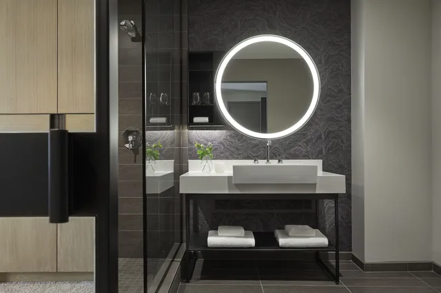 غرفة بريميوم بسرير كينج بإطلالة، KIMPTON SAWYER HOTEL 3/6