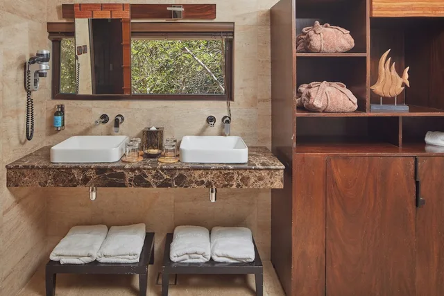 Hilltop, Bungalow, 2 Queen Beds، Two Seasons Coron Island Resort 3/3