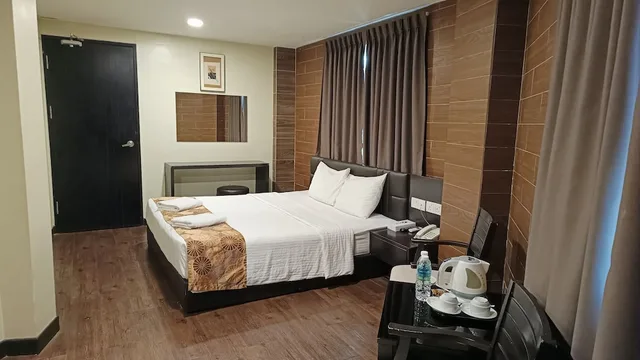 Super, Deluxe, King Bed, The Corum View 3/7