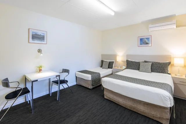غرفة ديلوكس بسرير كوين وسرير فردي، Comfort Inn Burnside 1/5
