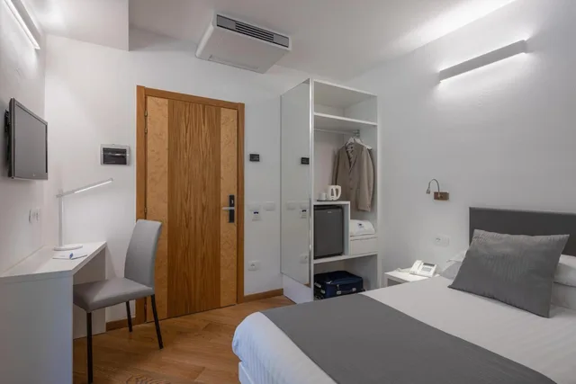 غرفة أساسية مفردة، Hotel Continental 3/9