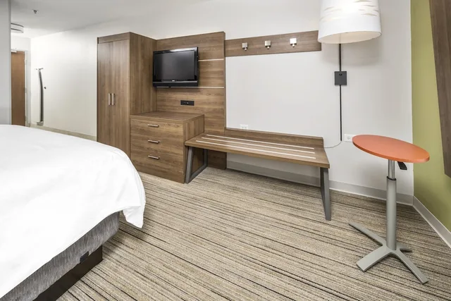 غرفة قياسية بسرير كوين، Holiday Inn Express Chicago Nw-Vernon Hills 2/4
