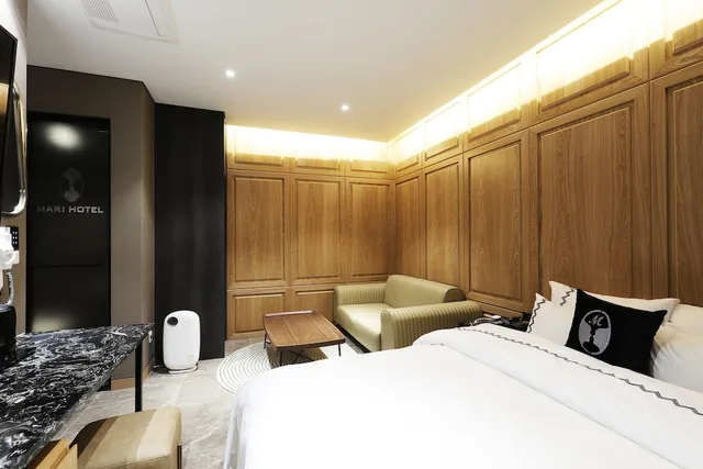 غرفة فاخرة بسرير كوين، Mari Hotel 2/7