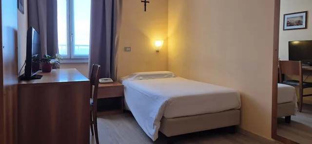 Standard, Single, Twin Beds, Villa Cagnola 1/9