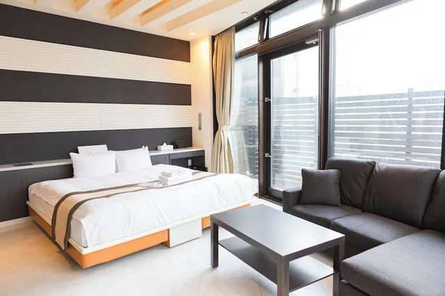 Urban, Queen Bed, Sauna, Terrace، Hotel Rima chocolat 2/9
