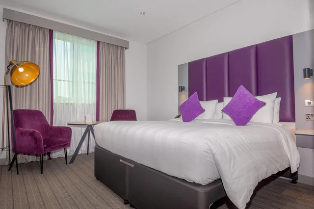 Plus, Premier, Double Bed، Premier Inn Abu Dhabi Capital Centre 1/1