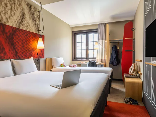 غرفة بريميوم بسرير مزدوج وسرير فردي، Hotel ibis Brussels off Grand Place 1/10