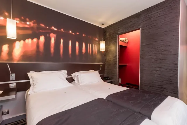 غرفة بسريرين منفصلين، Hotel Lumieres Montmartre Paris 1/1