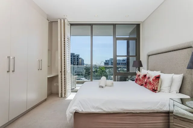 غرفة بريميير بسرير كوين بغرفتي نوم، Mountain Marina Luxury Apartments 1/10