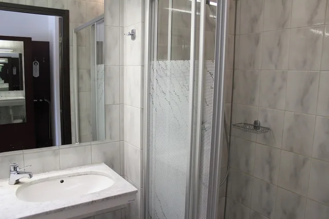 غرفة قياسية بسريرين منفصلين، Hotel Djingis Khan 4/5
