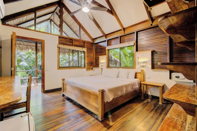 بنغل حصري بسرير كينج بإطلالة على الحديقة، Cariblue Beach Jungle Resort 5/10