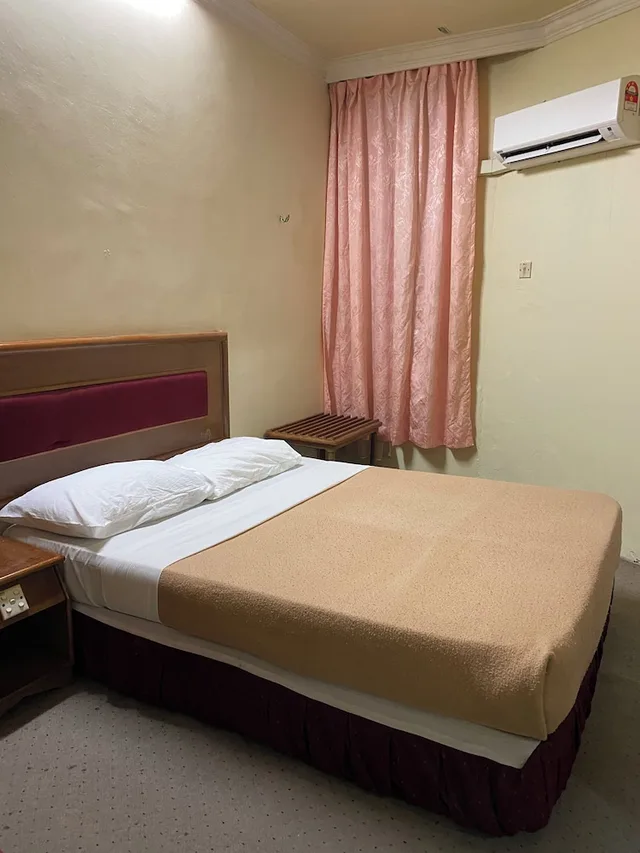 Standard, Double Bed, No Window, Suria Hotel Kota Bharu 1/1