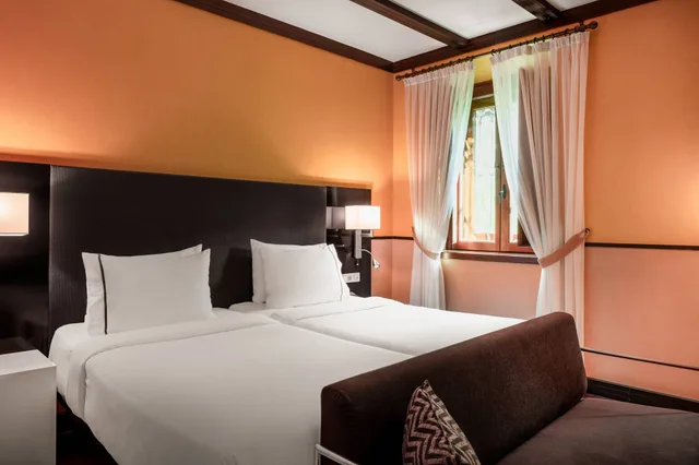 غرفة ديلوكس بسريرين منفصلين، Hotel Palacio de Santa Paula Autograph Collection 1/3