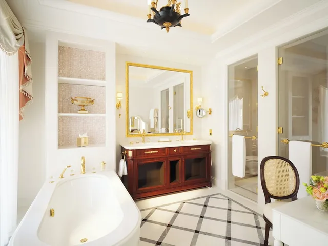 غرفة غراند ديلوكس بسرير كينج، RITZ LONDON 9/10