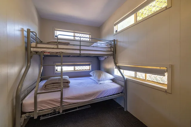 كابينة اقتصادية عائلية بسرير بطابقين، Nrma Dubbo Holiday Park 4/6
