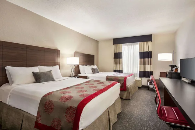 Room, 2 Queen Beds, Water Front، Ramada by Wyndham Sarasota Waterfront 1/3