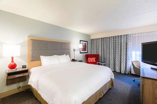 غرفة بسرير كينج، Hampton Inn St. Charles St. Peters 1/4