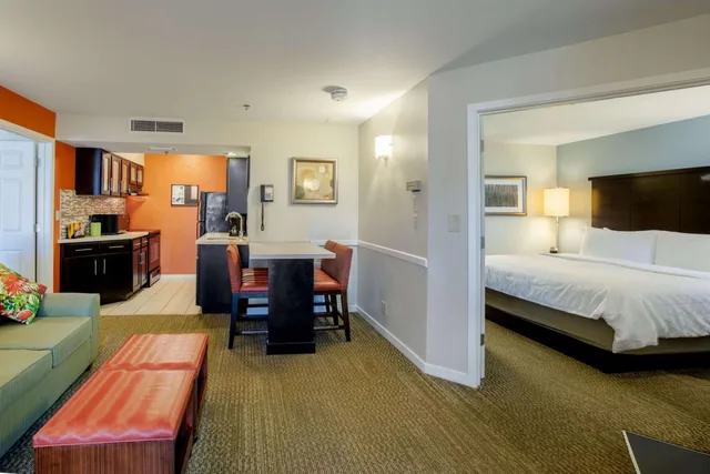 جناح بسريرين مزدوجين بغرفتي نوم لذوي الإعاقة، Sonesta ES Suites Orlando Lake Buena Vista 3/10