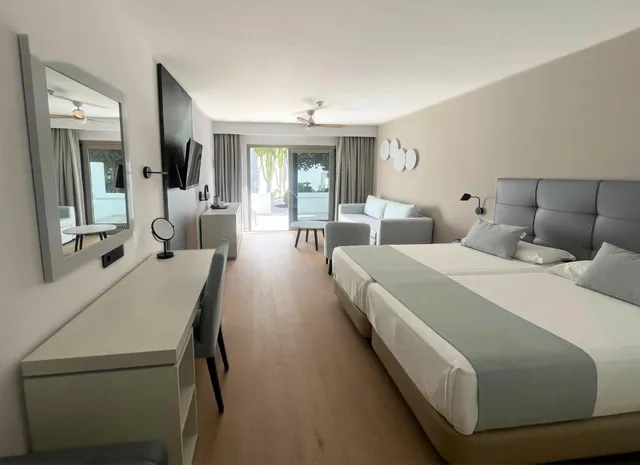 غرفة قياسية ثلاثية بسرير فردي، Hotel Las Costas 2/10