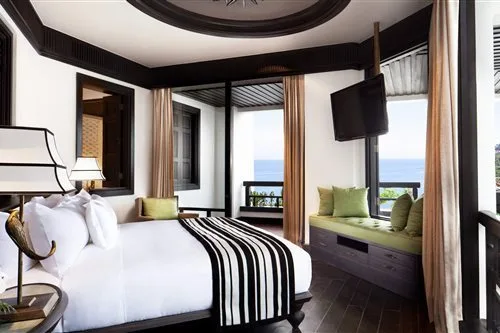 جناح بشرفة، Intercontinental Danang Sun Peninsula Resort 1/1