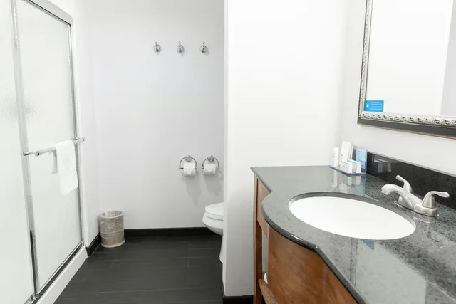 غرفة بسرير كينج، Hampton Inn & Suites Chesapeake-Square Mall 2/4