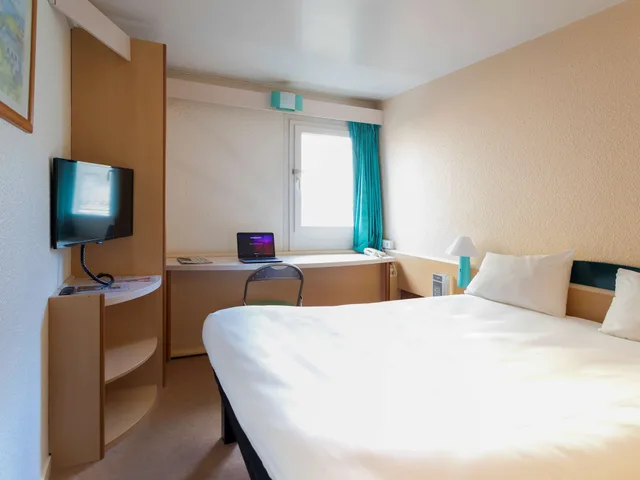 Standard, Double Bed, Ibis Grenoble Centre 4/10