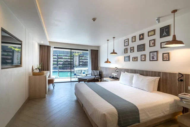 Pool Access, Mayaana Beach Resort - Formerly Golden Tulip Pattaya Beach Resort 3/10