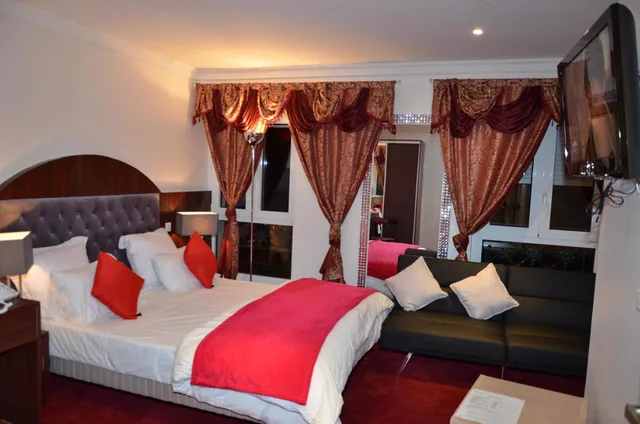 Room, Triple, Regina Montmartre Hotel 1/1