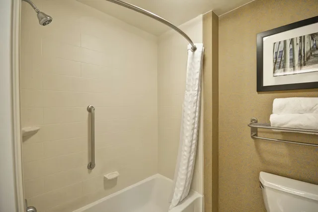 جناح بسرير كينج بغرفة نوم واحدة، Homewood Suites Wilmington Mayfaire 4/5