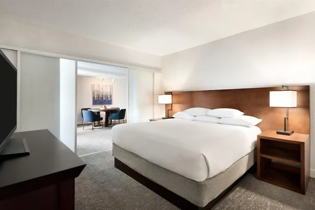 جناح تنفيذي بسرير كينج، Hyatt Regency Schaumburg Chicago 1/6