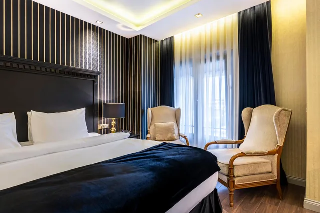 Suite, King Bed, Hotel Goldengate Topkapi 1/10