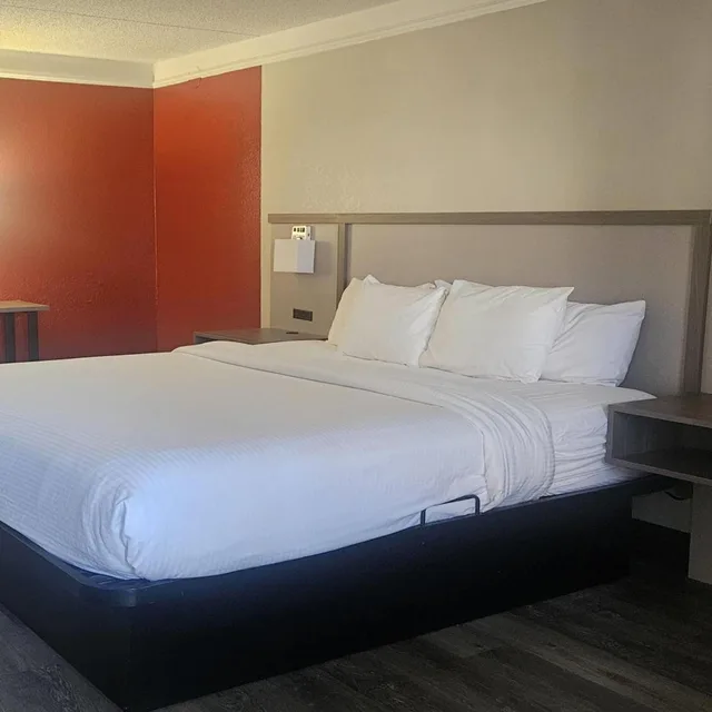 Room, King Bed, Bathtub, Accessible, Ramada by Wyndham Westminster Denver 1/3