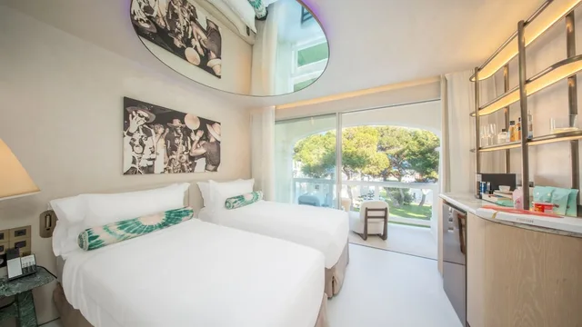 غرفة سوبيريور بسريرين منفصلين، Destino Five Ibiza -5-Star Grand Luxe Resort 1/5