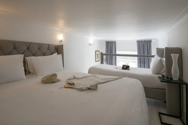 Room, Triple, 3 Beds, Golden Tulip Cannes de Paris 9/10