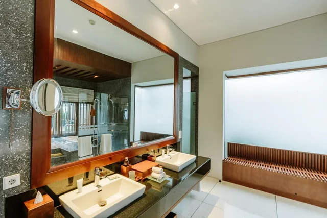 2 Bedrooms, Royal, Courtyard, Villa, Annex، The Samaya Seminyak 1/1