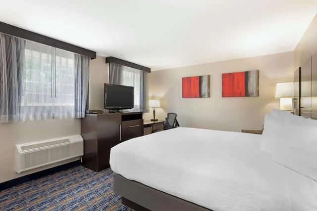 غرفة قياسية بسرير كينج، Best Western Plus Fairfield Hotel 2/7
