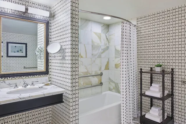 1 Bedroom, Loft, King Bed, Sofa, The Alexandrian Old Town Alexandria Autograph Collection 5/5